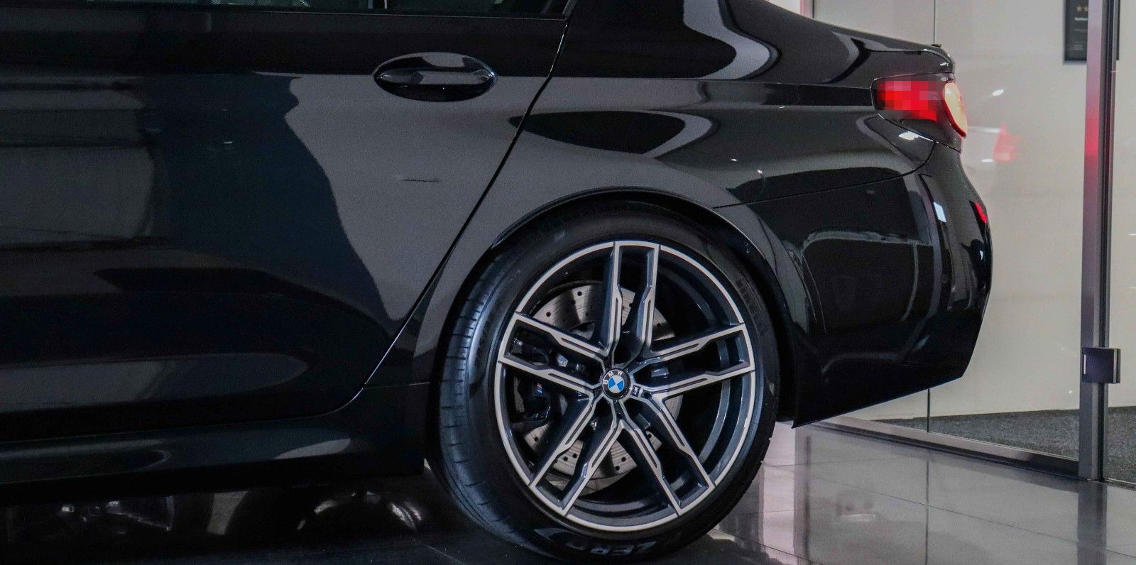 BMW M5 MSITZE*CARBON*B&W*360°*LASER*AHK*MSPORTAGA foto 9