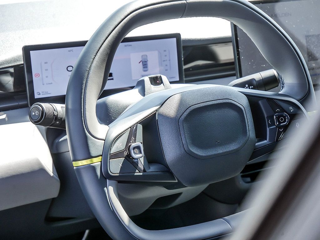 Lynk&Co 02 200 kW More KAMERA NAVI W-LAN ACC LED PANO foto 13