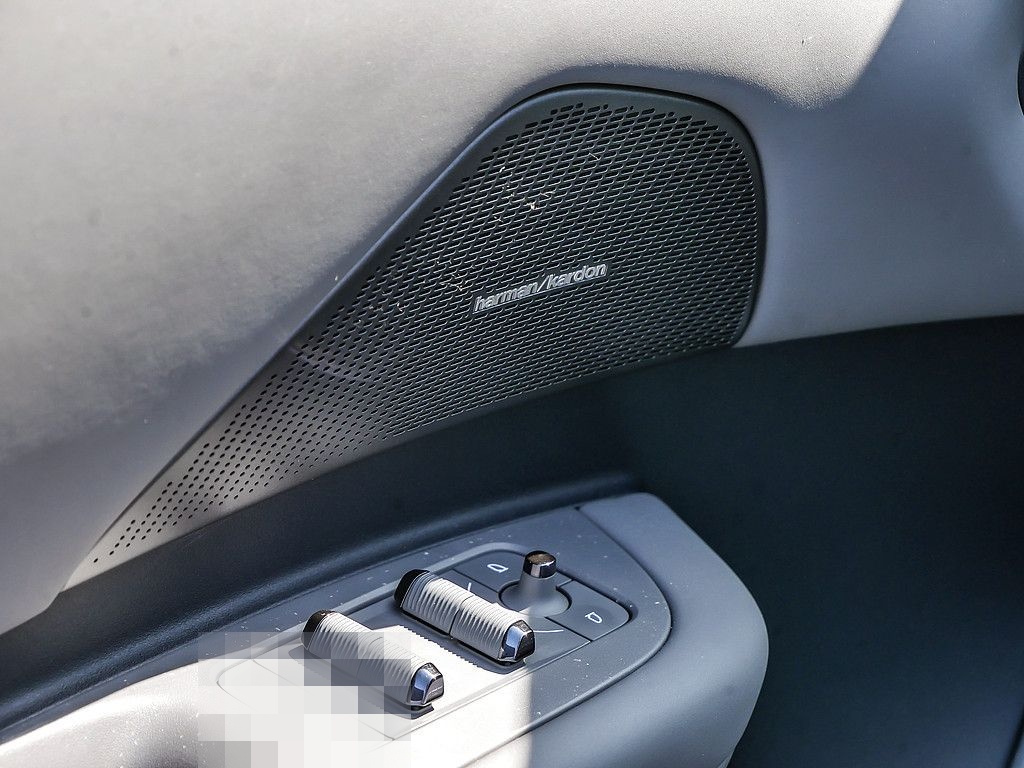 Lynk&Co 02 200 kW More KAMERA NAVI W-LAN ACC LED PANO foto 14