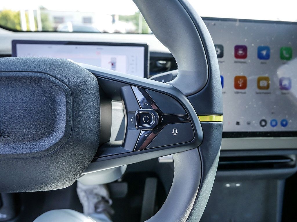 Lynk&Co 02 200 kW More KAMERA NAVI W-LAN ACC LED PANO foto 24