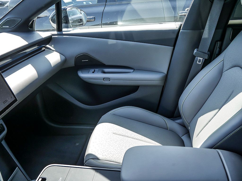 Lynk&Co 02 200 kW More KAMERA NAVI W-LAN ACC LED PANO foto 25