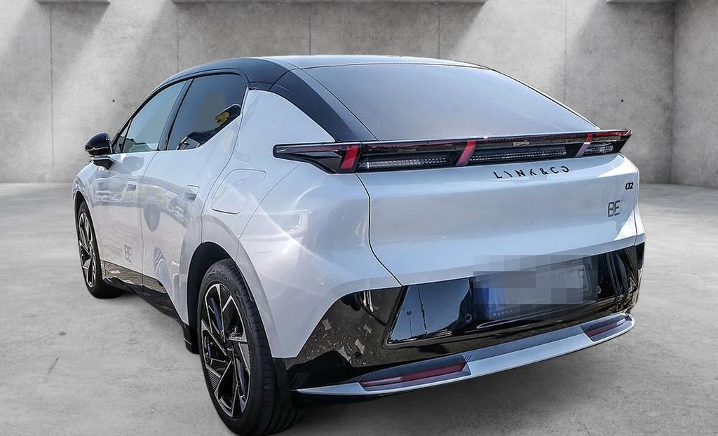 Lynk&Co 02 200 kW More KAMERA NAVI W-LAN ACC LED PANO foto 4