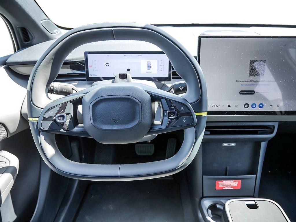 Lynk&Co 02 200 kW More KAMERA NAVI W-LAN ACC LED PANO foto 10