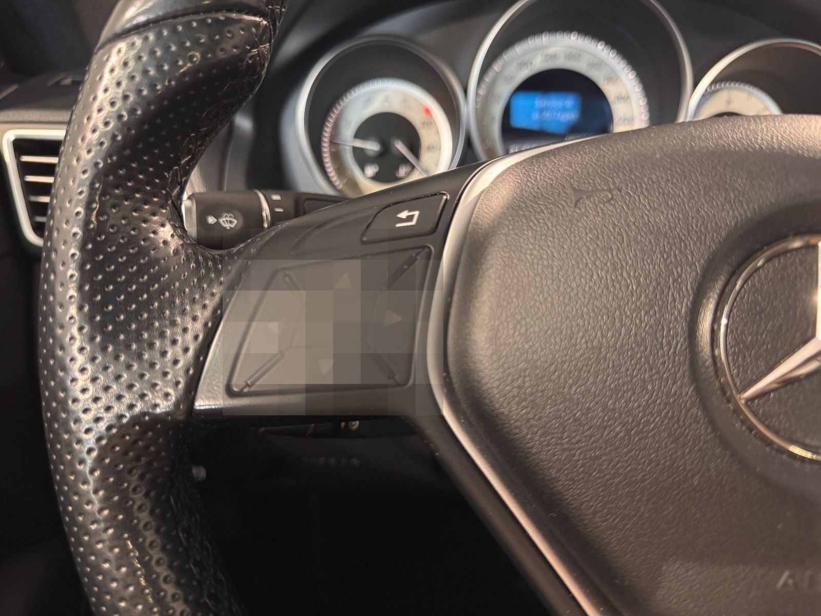 Mercedes-Benz E 220 Coupe*SPORT*LED-MEMORY-SHZ-PANO-NAVI-18" foto 15