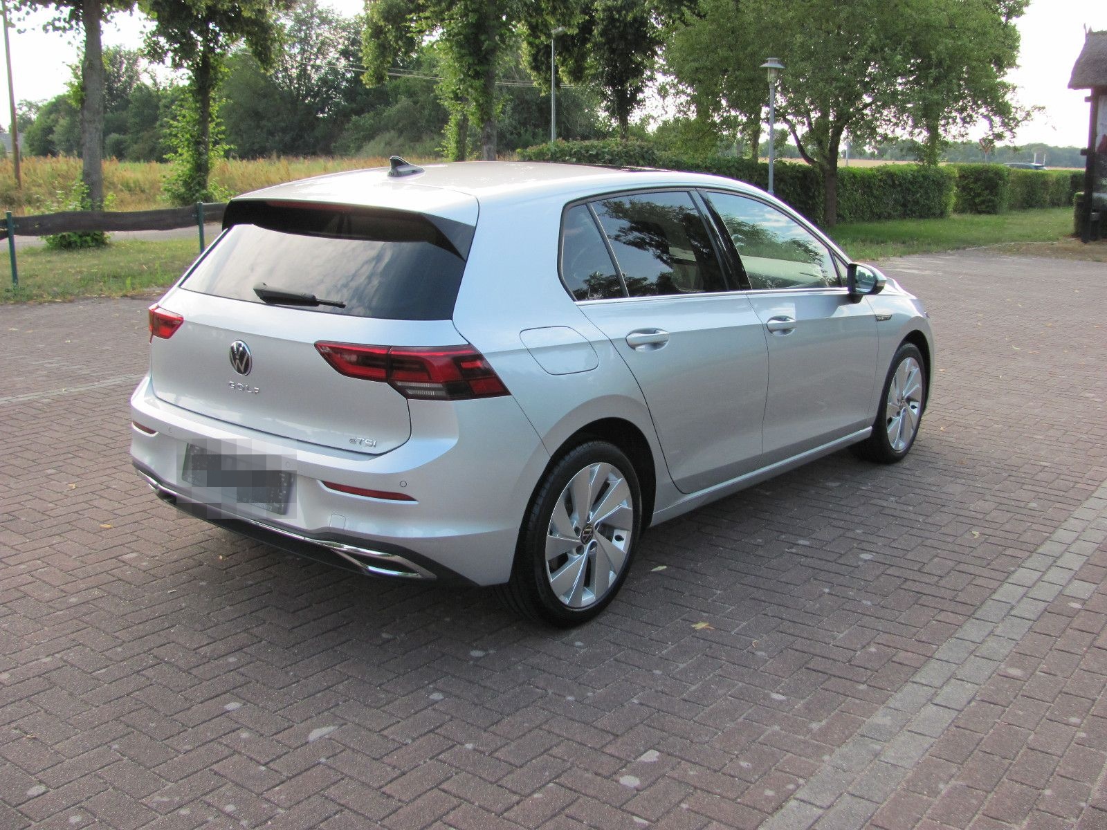 Volkswagen Golf VIII Lim. Style 1,5 eTSI DSG Pano.LED 2xPDC foto 12