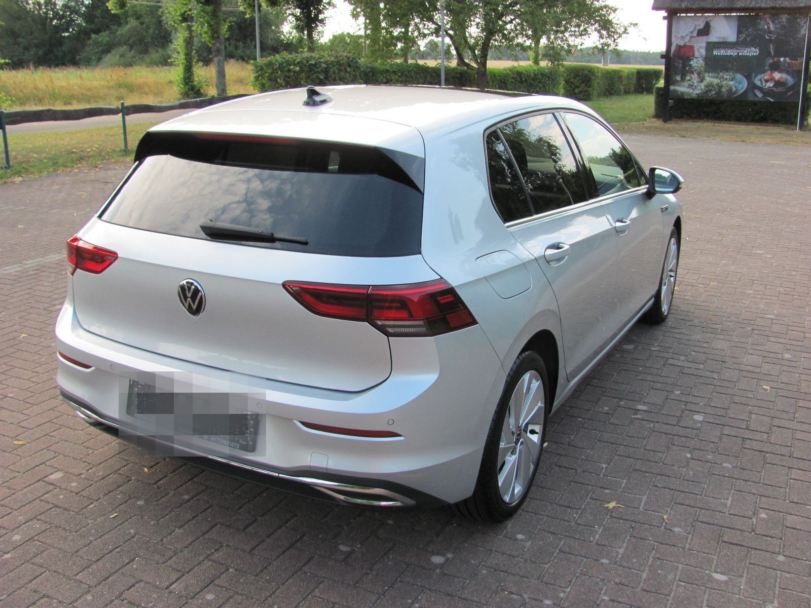 Volkswagen Golf VIII Lim. Style 1,5 eTSI DSG Pano.LED 2xPDC foto 13
