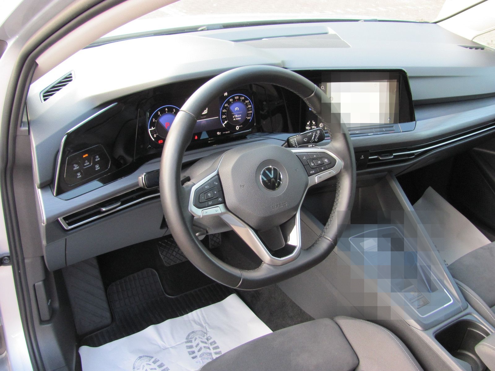 Volkswagen Golf VIII Lim. Style 1,5 eTSI DSG Pano.LED 2xPDC foto 16