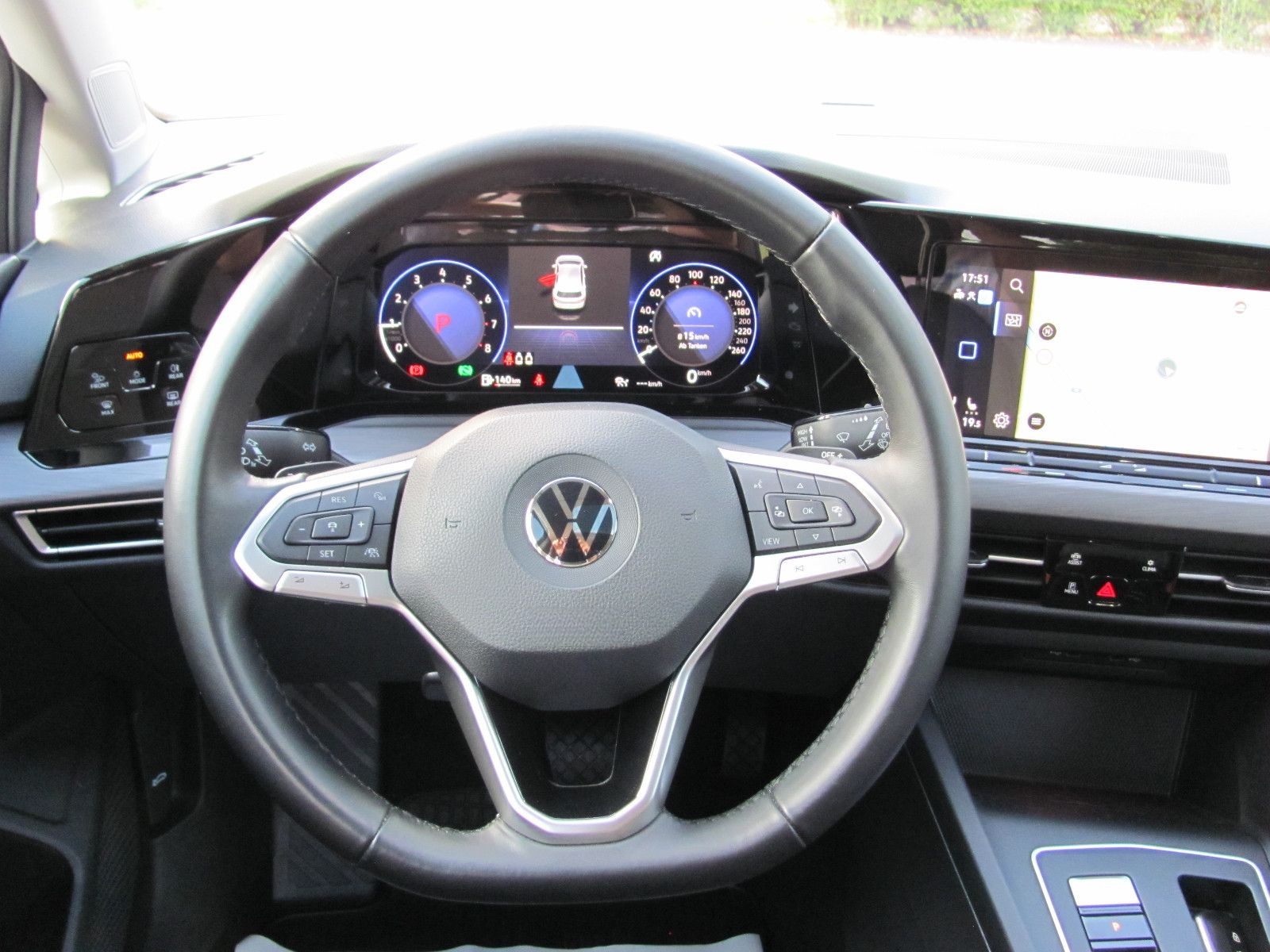 Volkswagen Golf VIII Lim. Style 1,5 eTSI DSG Pano.LED 2xPDC foto 17