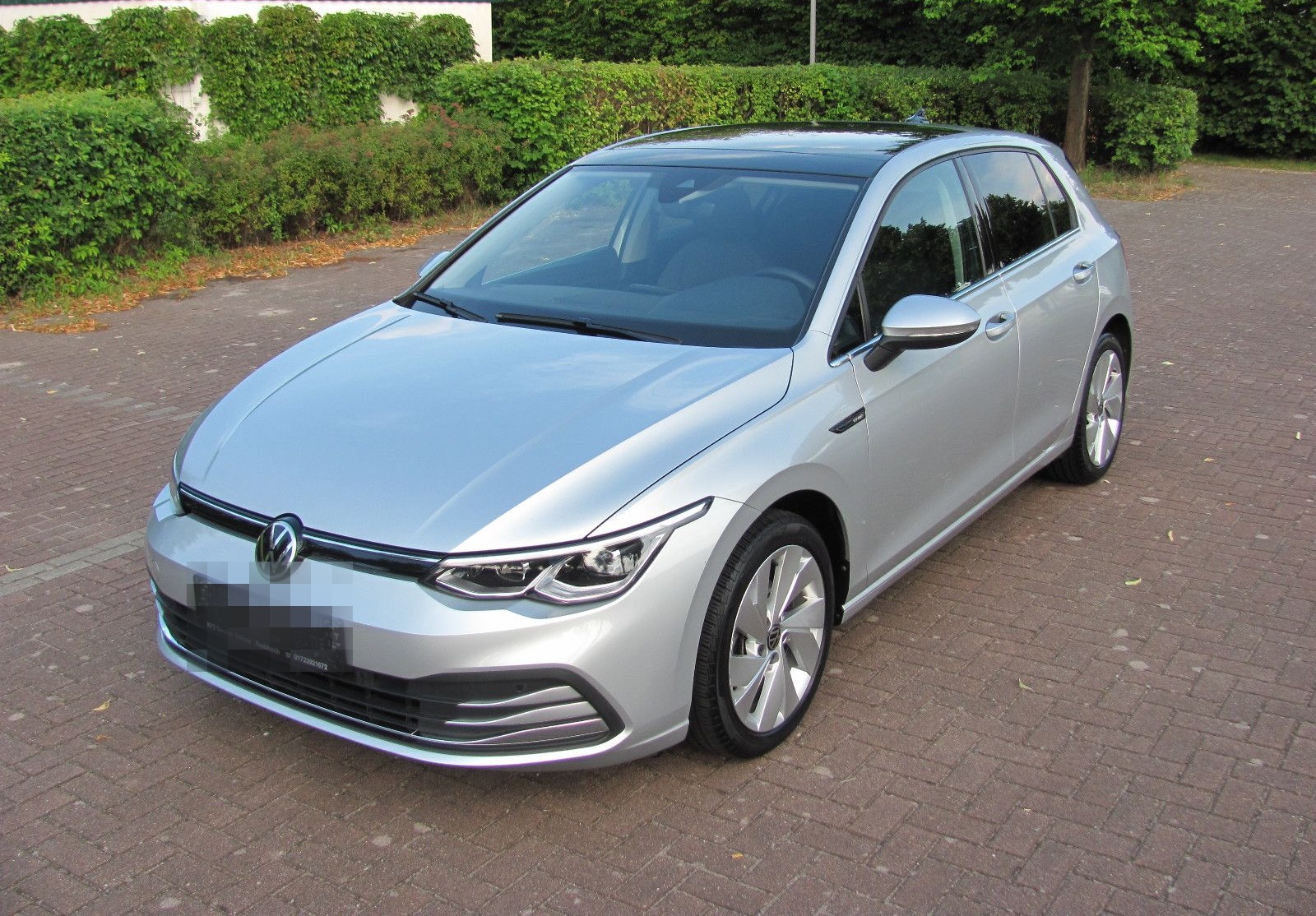 Volkswagen Golf VIII Lim. Style 1,5 eTSI DSG Pano.LED 2xPDC foto 3