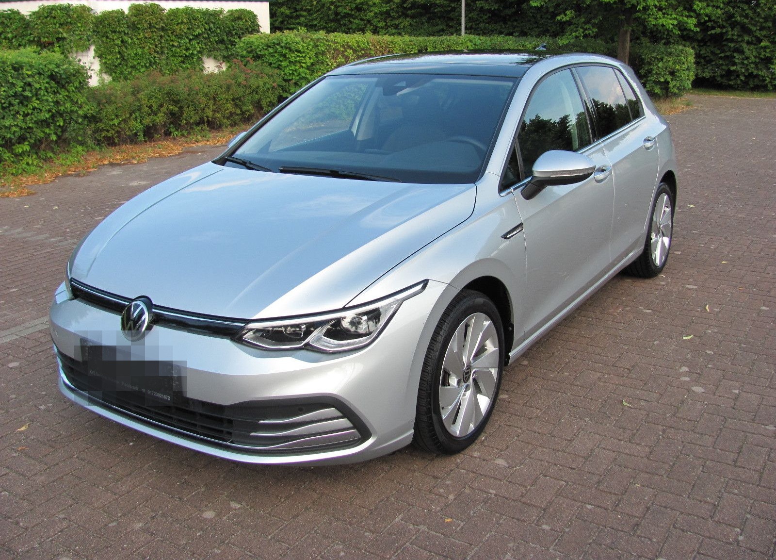 Volkswagen Golf VIII Lim. Style 1,5 eTSI DSG Pano.LED 2xPDC foto 4