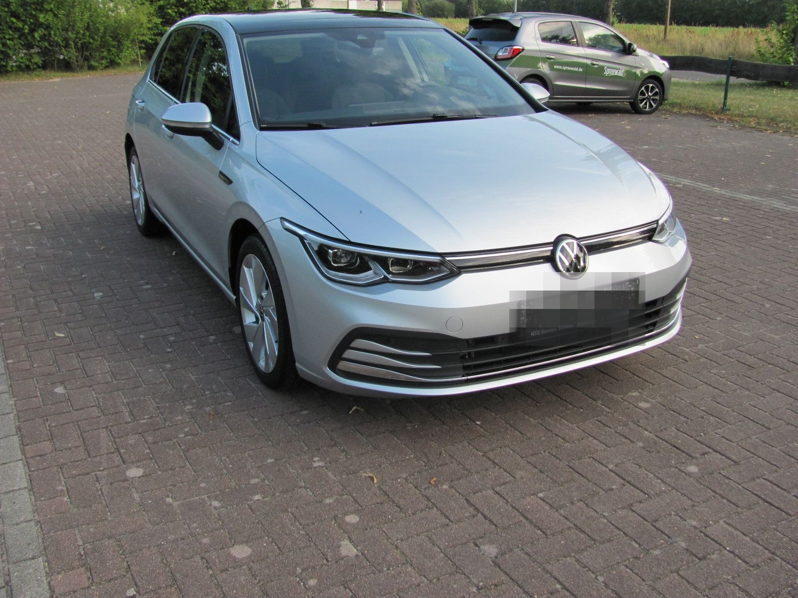 Volkswagen Golf VIII Lim. Style 1,5 eTSI DSG Pano.LED 2xPDC foto 9