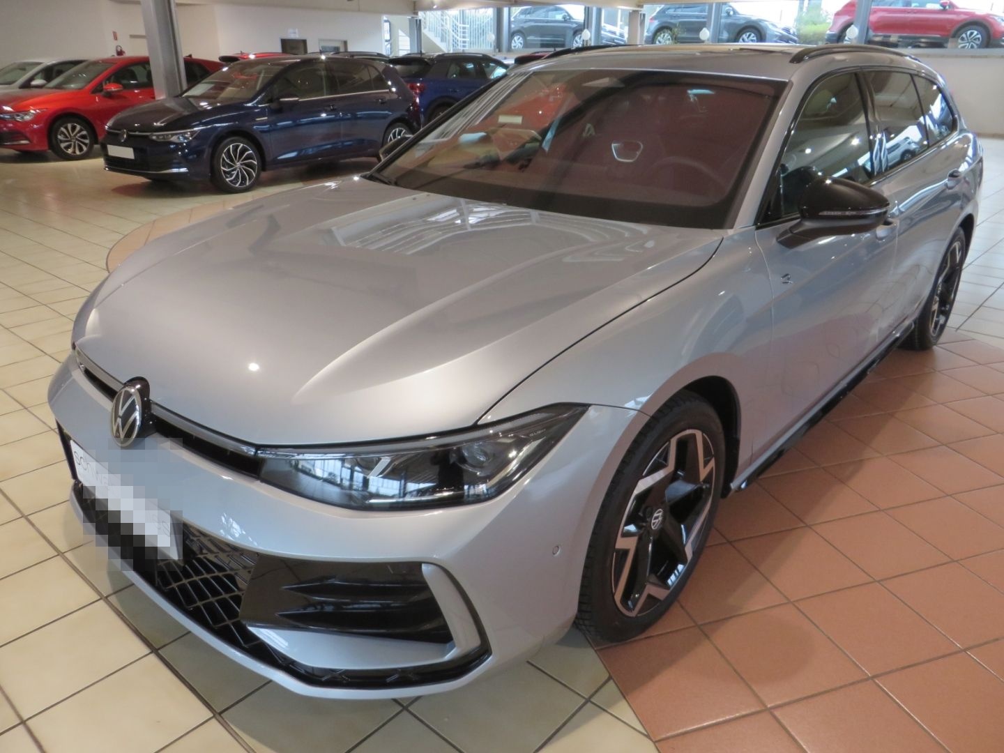 Volkswagen Passat Variant R-Line 2.0TDI 7-DSG AHK HUD 360Ka foto 2