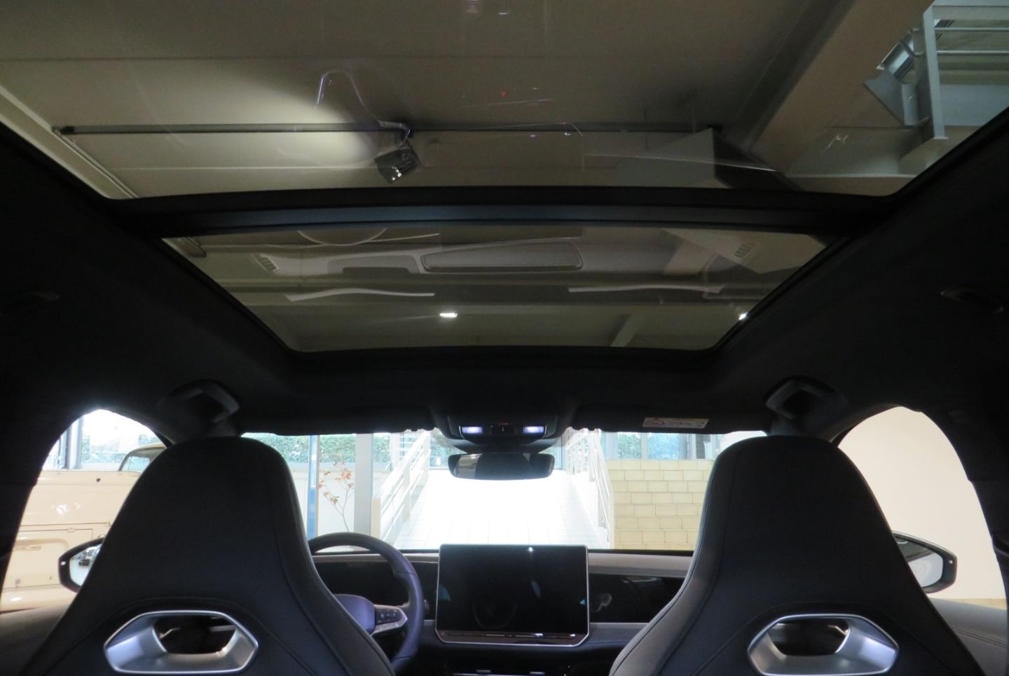 Volkswagen Passat Variant R-Line 2.0TDI 7-DSG AHK HUD 360Ka foto 16