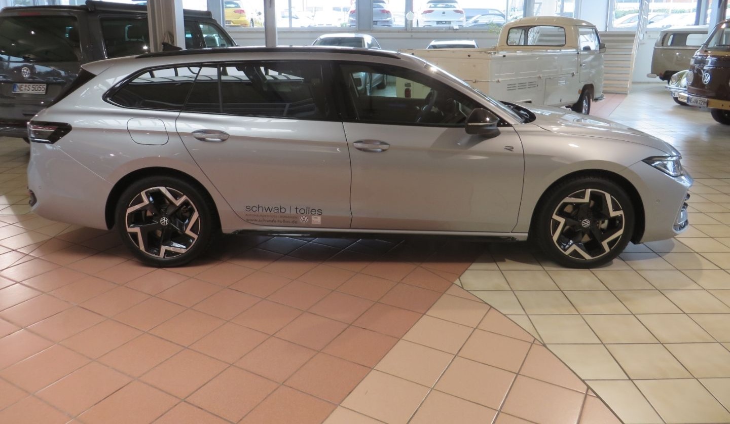 Volkswagen Passat Variant R-Line 2.0TDI 7-DSG AHK HUD 360Ka foto 4