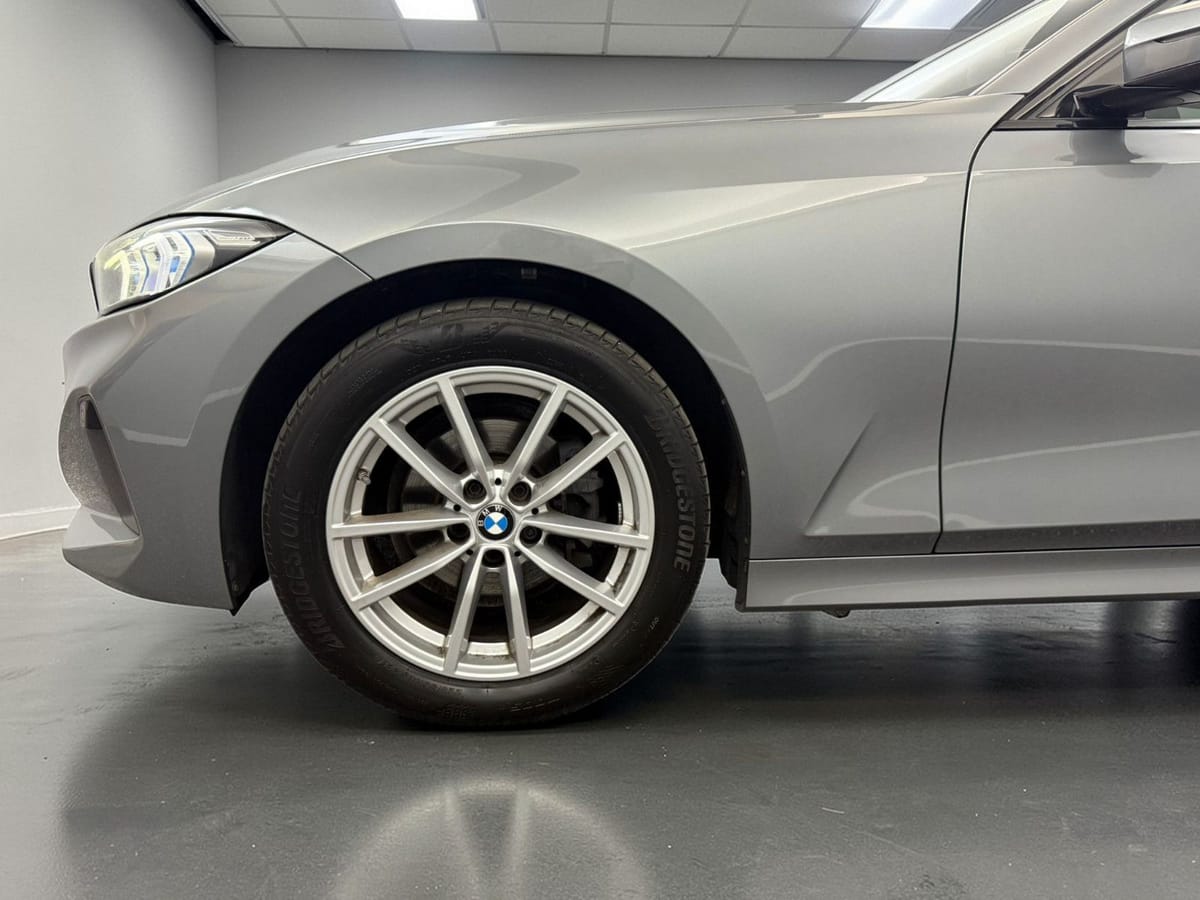 BMW 318d T Shadow ADAPTIV-LED HIFI WIDE PANO ACC foto 4