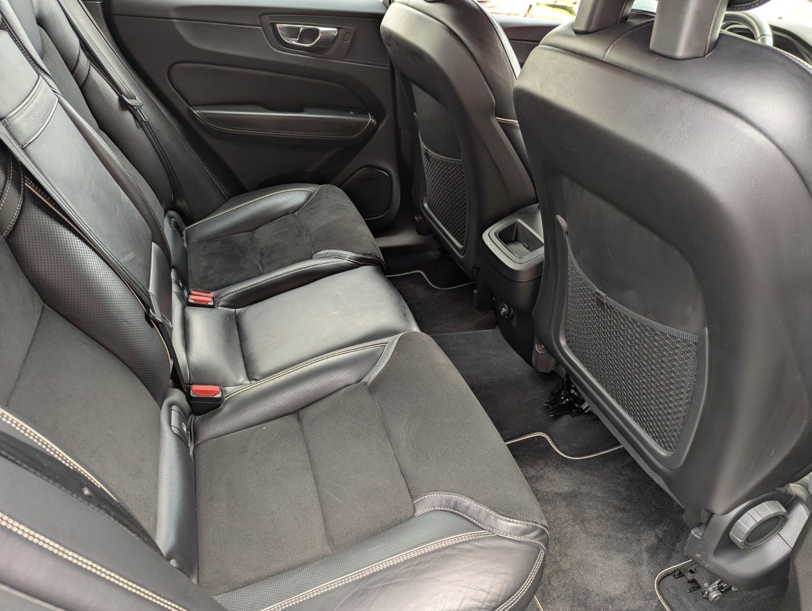 Volvo XC60 AWD R-DESIGN LEDER MEMORY SPUR TOT HUD ACC foto 12