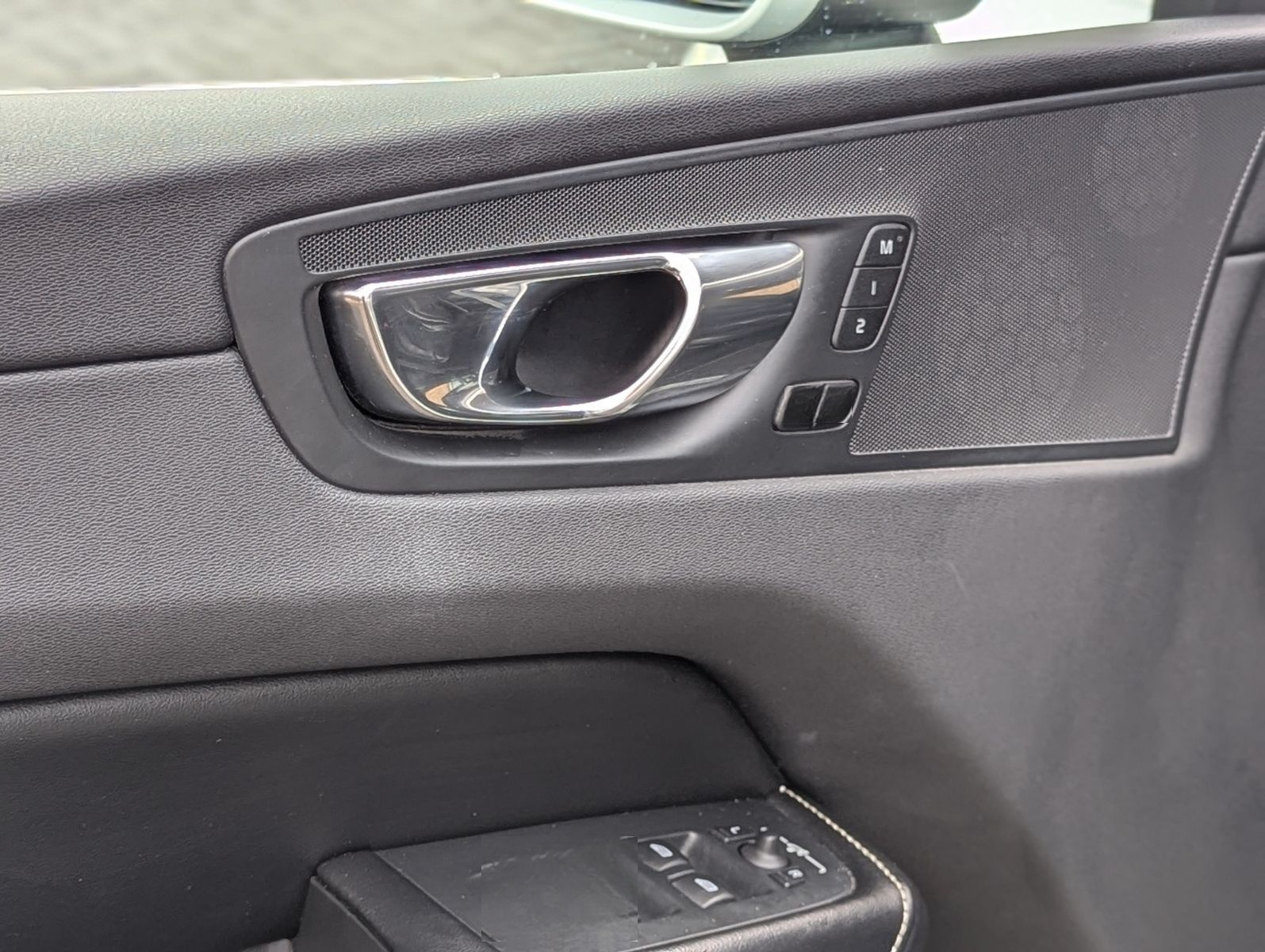 Volvo XC60 AWD R-DESIGN LEDER MEMORY SPUR TOT HUD ACC foto 14