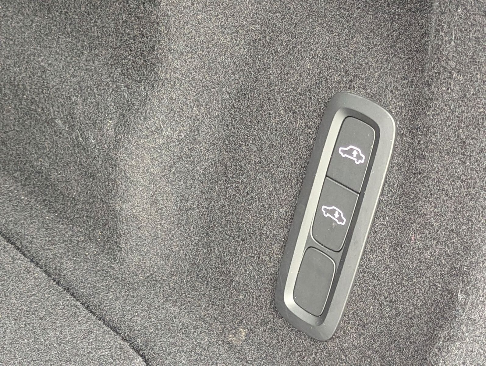 Volvo XC60 AWD R-DESIGN LEDER MEMORY SPUR TOT HUD ACC foto 15