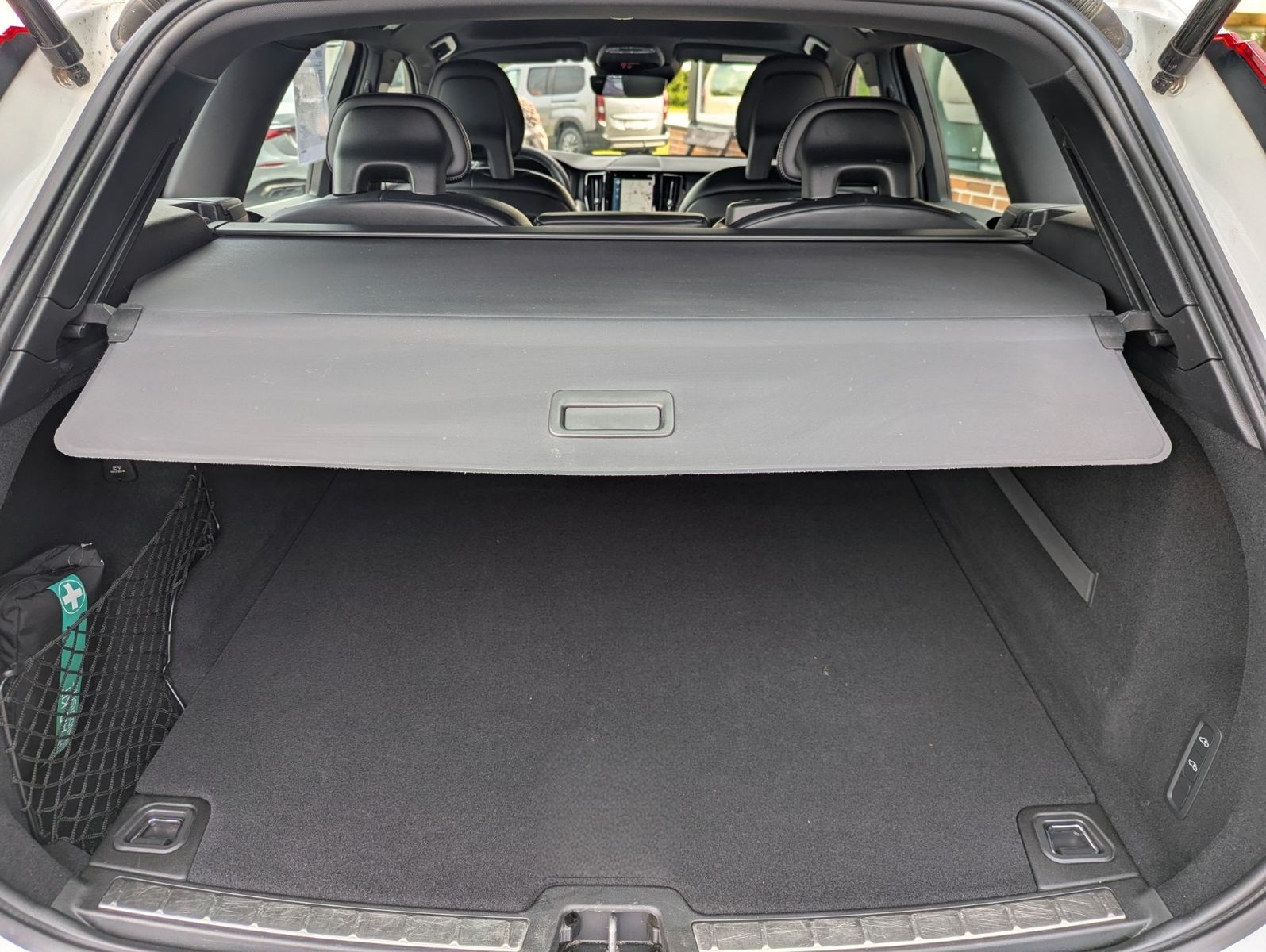 Volvo XC60 AWD R-DESIGN LEDER MEMORY SPUR TOT HUD ACC foto 17