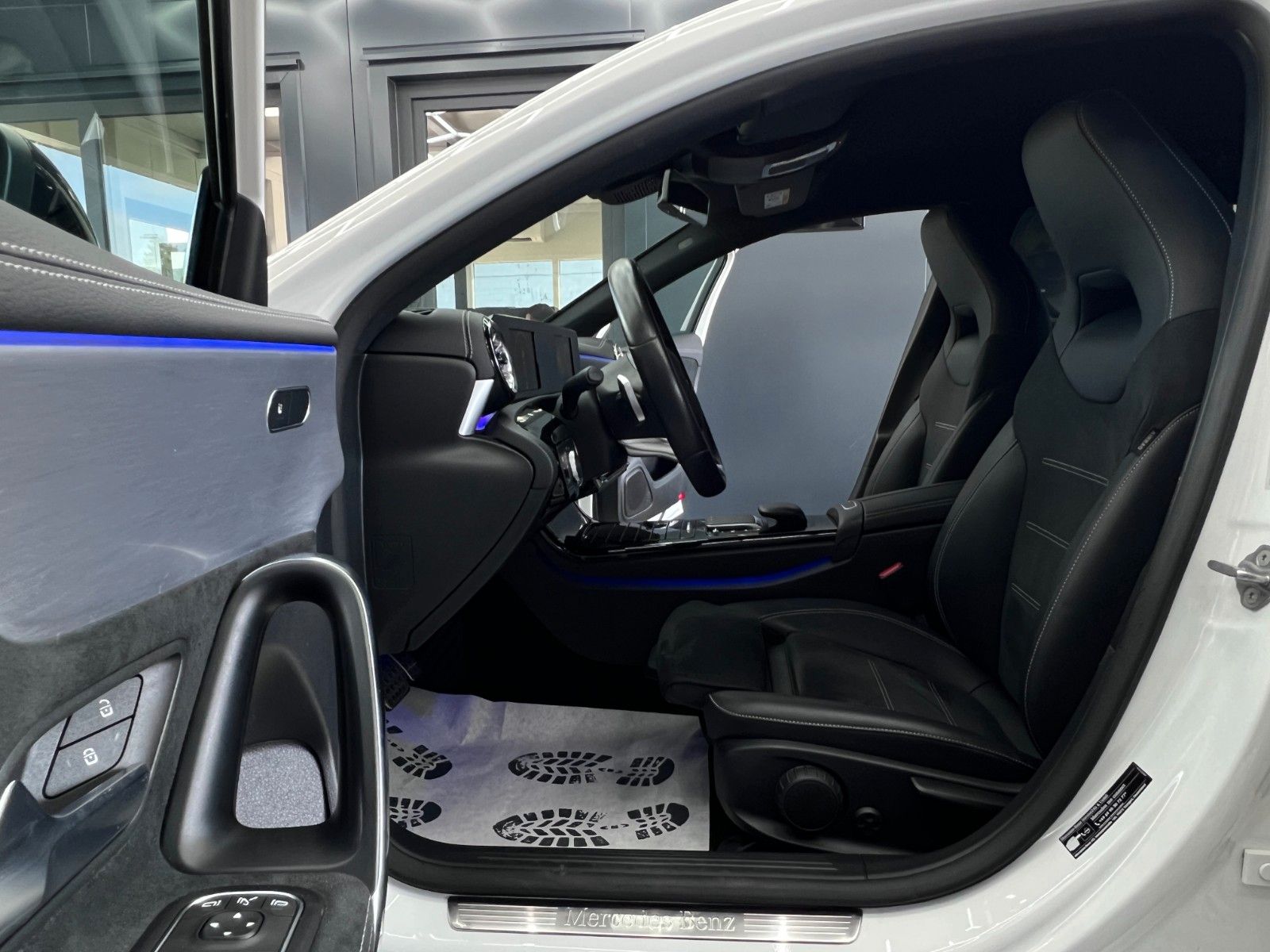 Mercedes-Benz A 180 7G AMG NIGHT LED NAV+CARPLY DAB R-KAM AMBT foto 15
