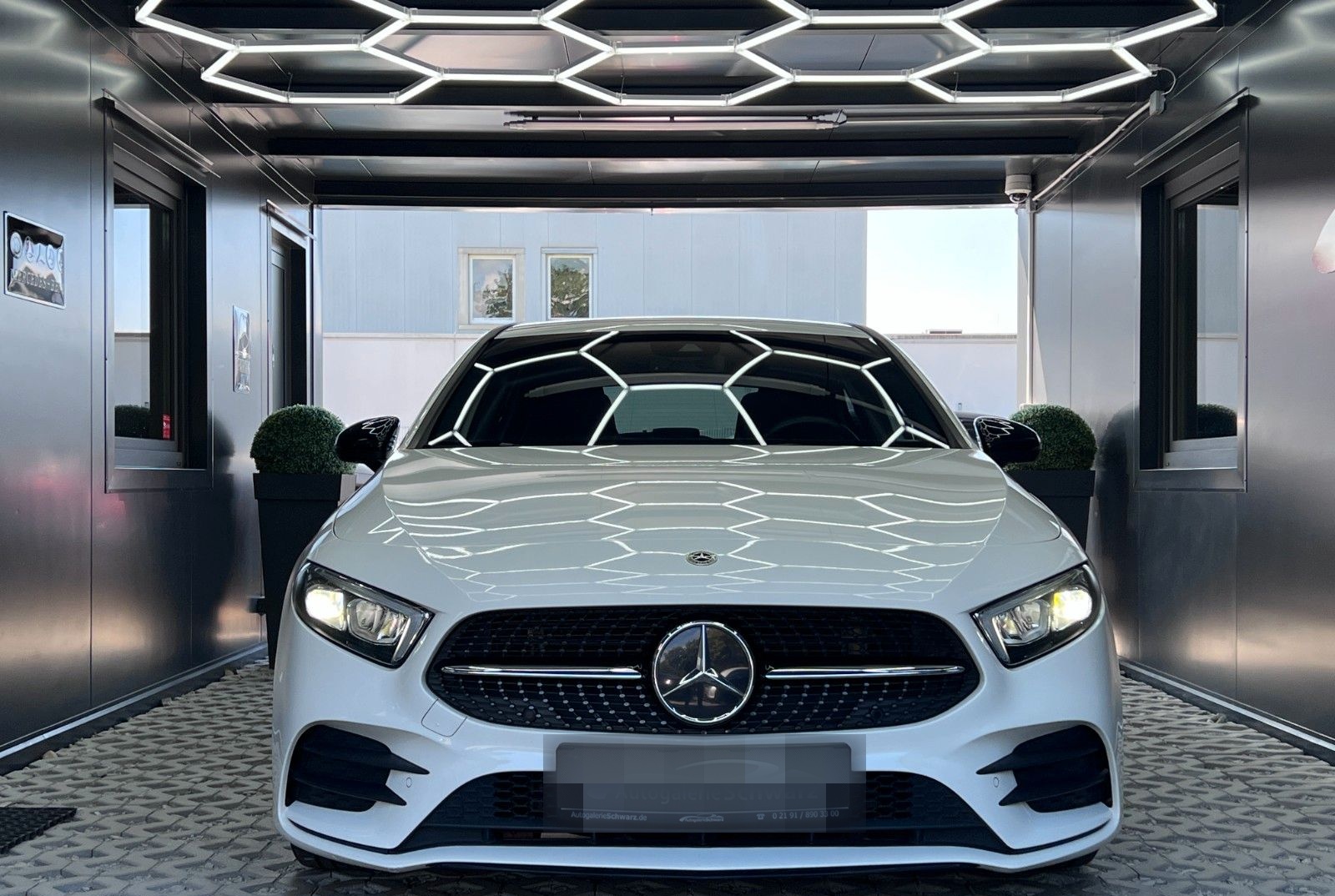 Mercedes-Benz A 180 7G AMG NIGHT LED NAV+CARPLY DAB R-KAM AMBT foto 4