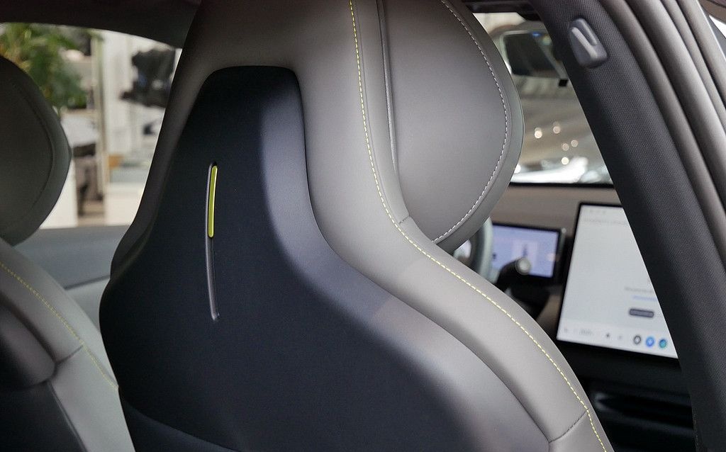 Lynk&Co 02 200 kW More KAMERA NAVI W-LAN ACC LED PANO foto 12