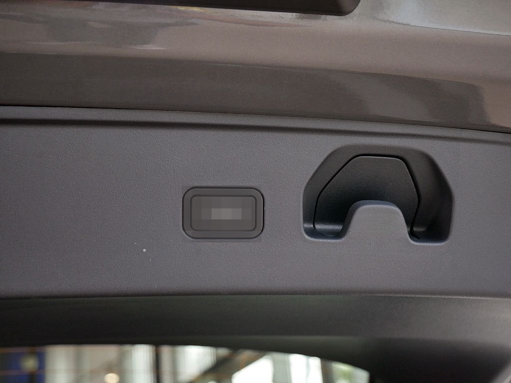 Lynk&Co 02 200 kW More KAMERA NAVI W-LAN ACC LED PANO foto 14