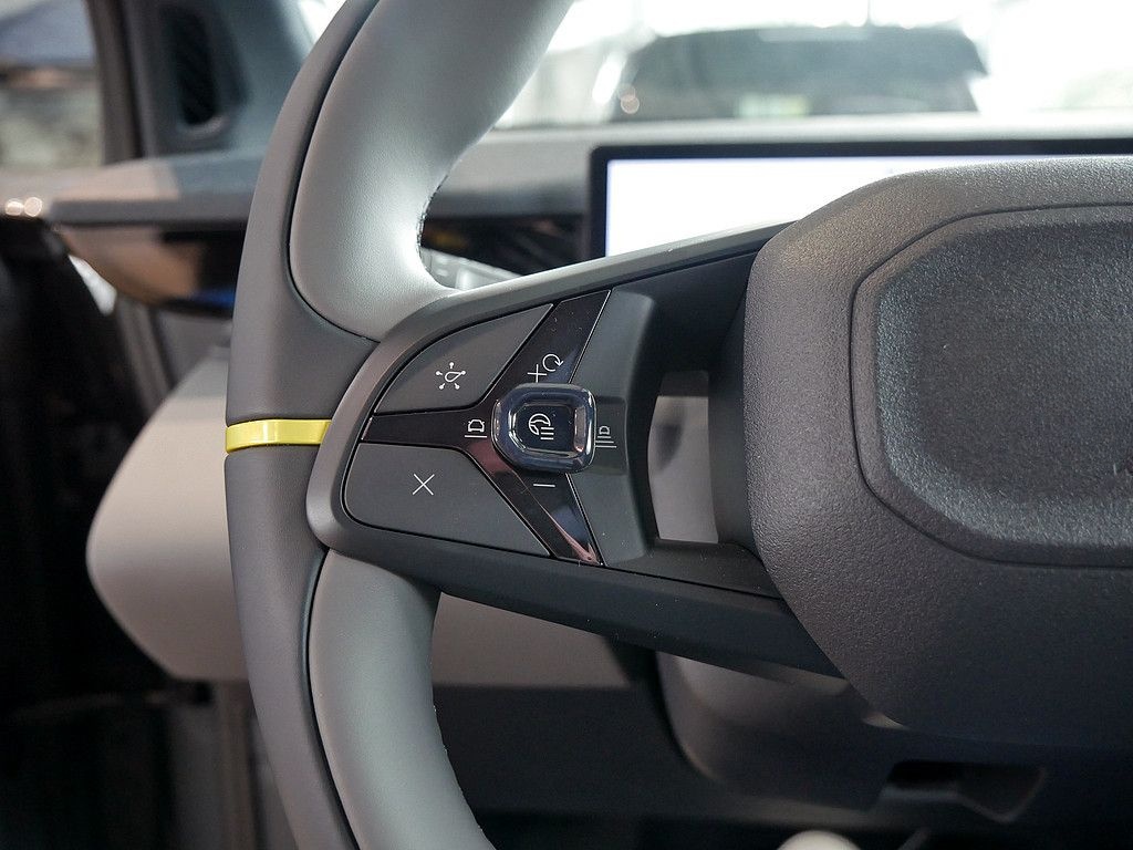 Lynk&Co 02 200 kW More KAMERA NAVI W-LAN ACC LED PANO foto 25