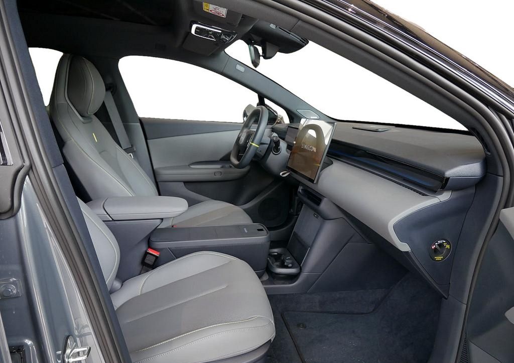 Lynk&Co 02 200 kW More KAMERA NAVI W-LAN ACC LED PANO foto 7