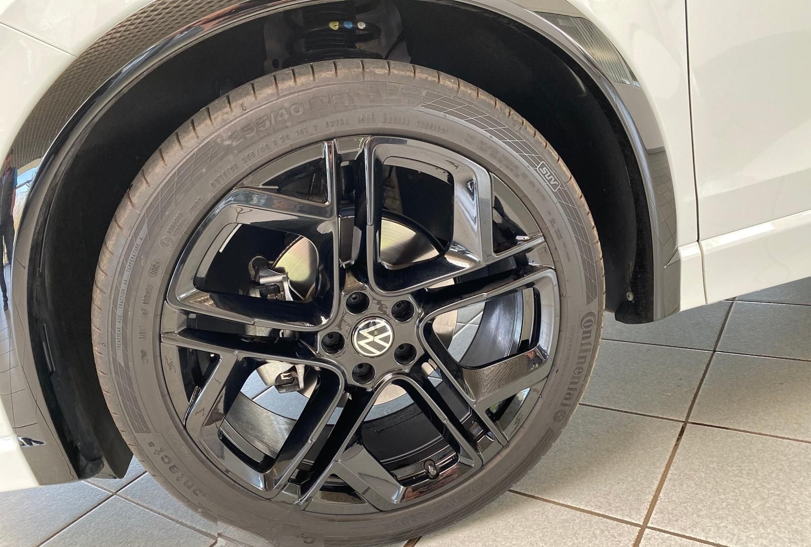 Volkswagen Tiguan R-Line 1.5 eTSI*DSG*Black Style*Matrix*AH foto 17