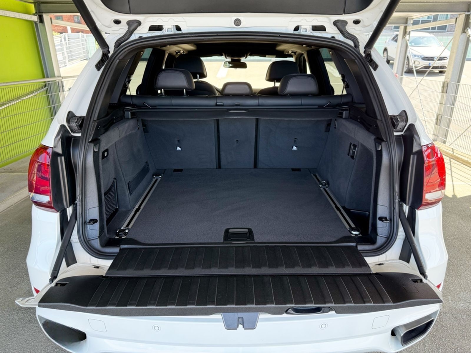 BMW X5 xDrive 50i SPORT-PAKET M TECHNIK 29.202 € NET foto 12