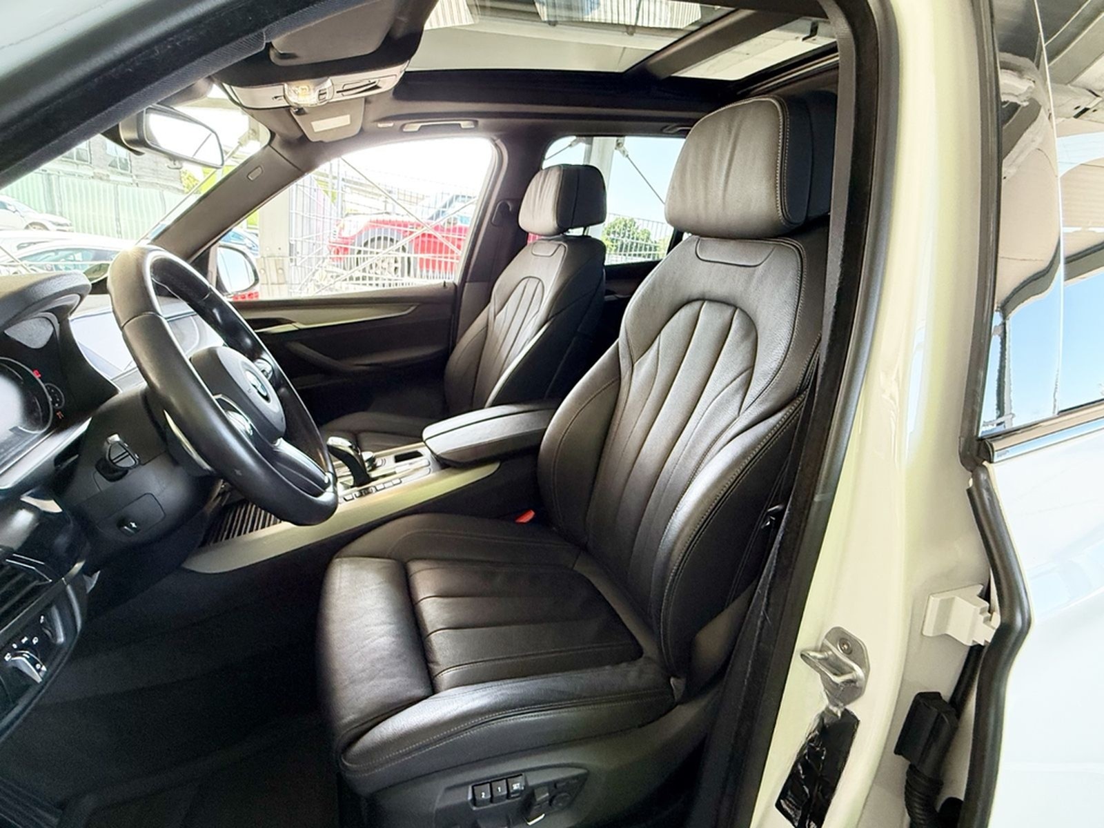 BMW X5 xDrive 50i SPORT-PAKET M TECHNIK 29.202 € NET foto 18