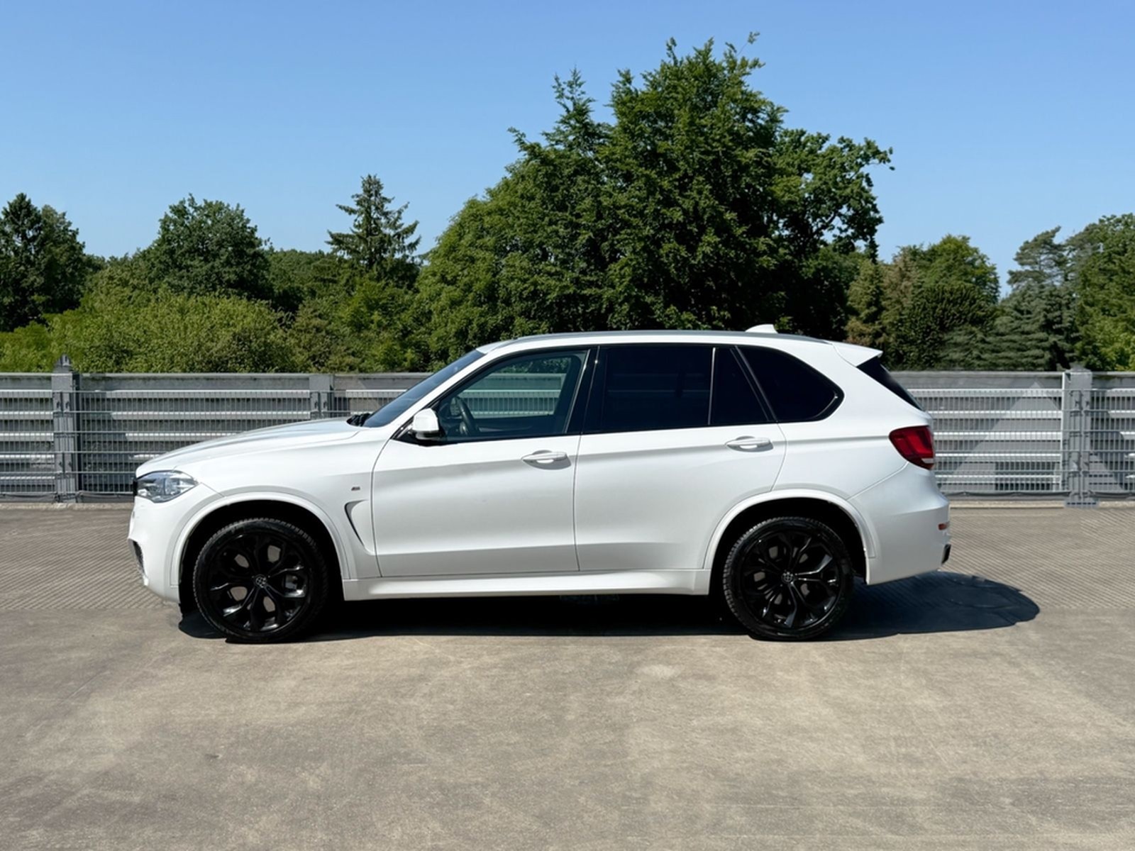 BMW X5 xDrive 50i SPORT-PAKET M TECHNIK 29.202 € NET foto 9