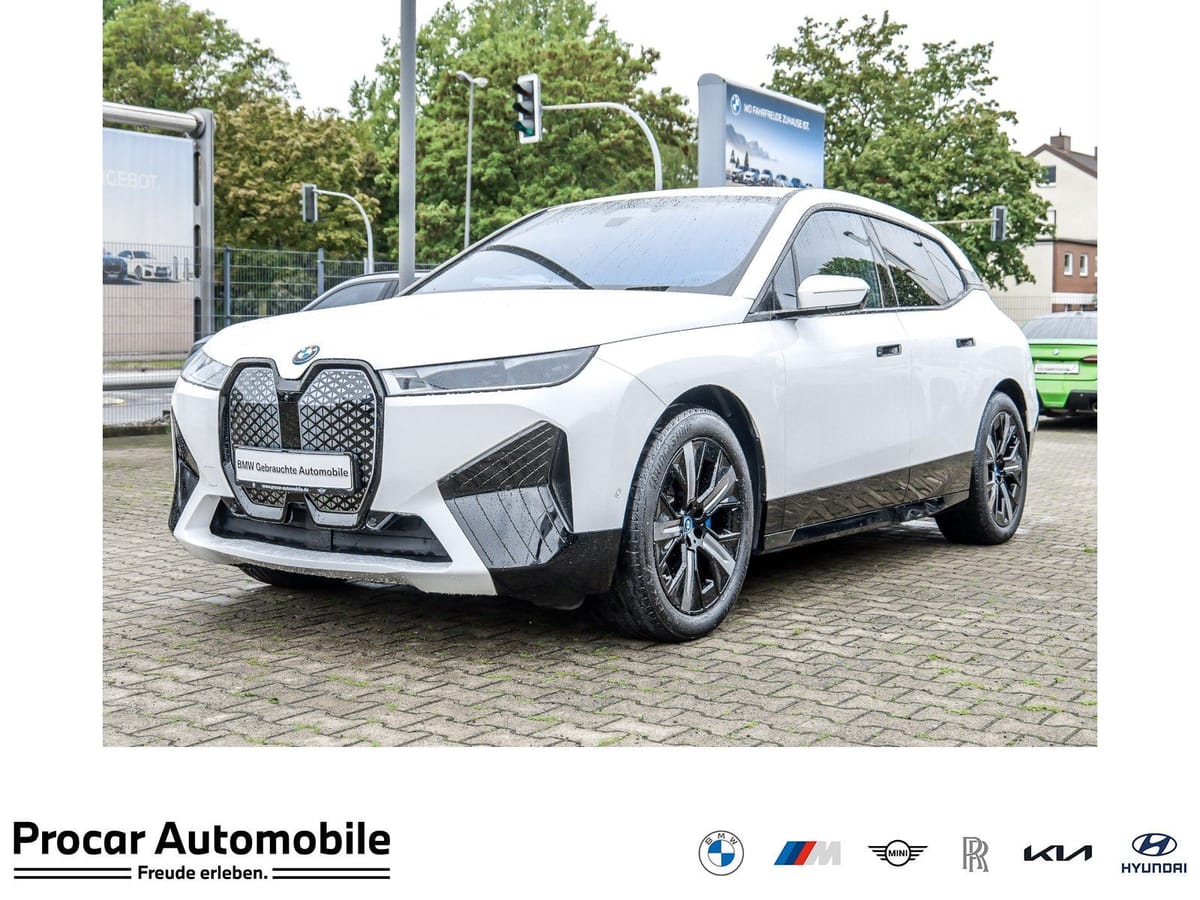 BMW iX xDrive40 M Sport DA Prof PA AHK HUD HK Laser