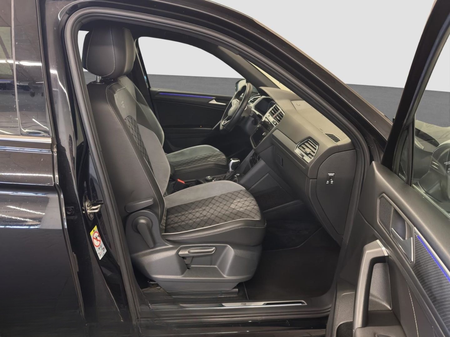 Volkswagen Tiguan Allspace 2.0 TSI DSG 4Mo R-Line AHK REAR  foto 14