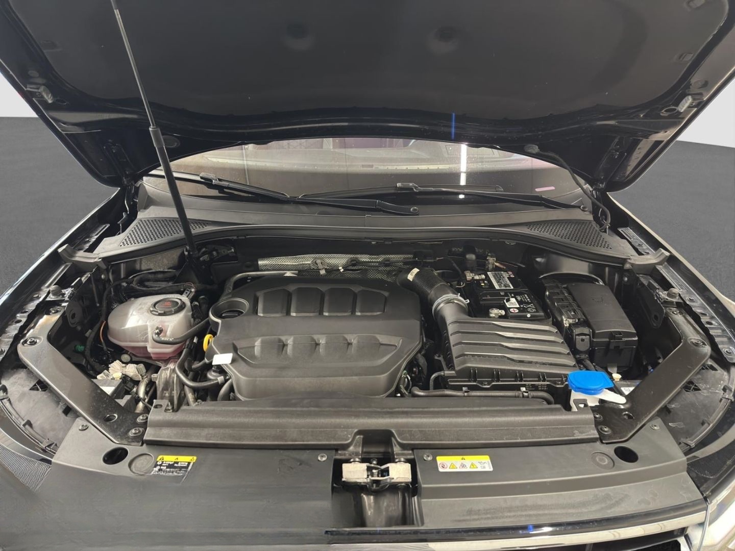 Volkswagen Tiguan Allspace 2.0 TSI DSG 4Mo R-Line AHK REAR  foto 25