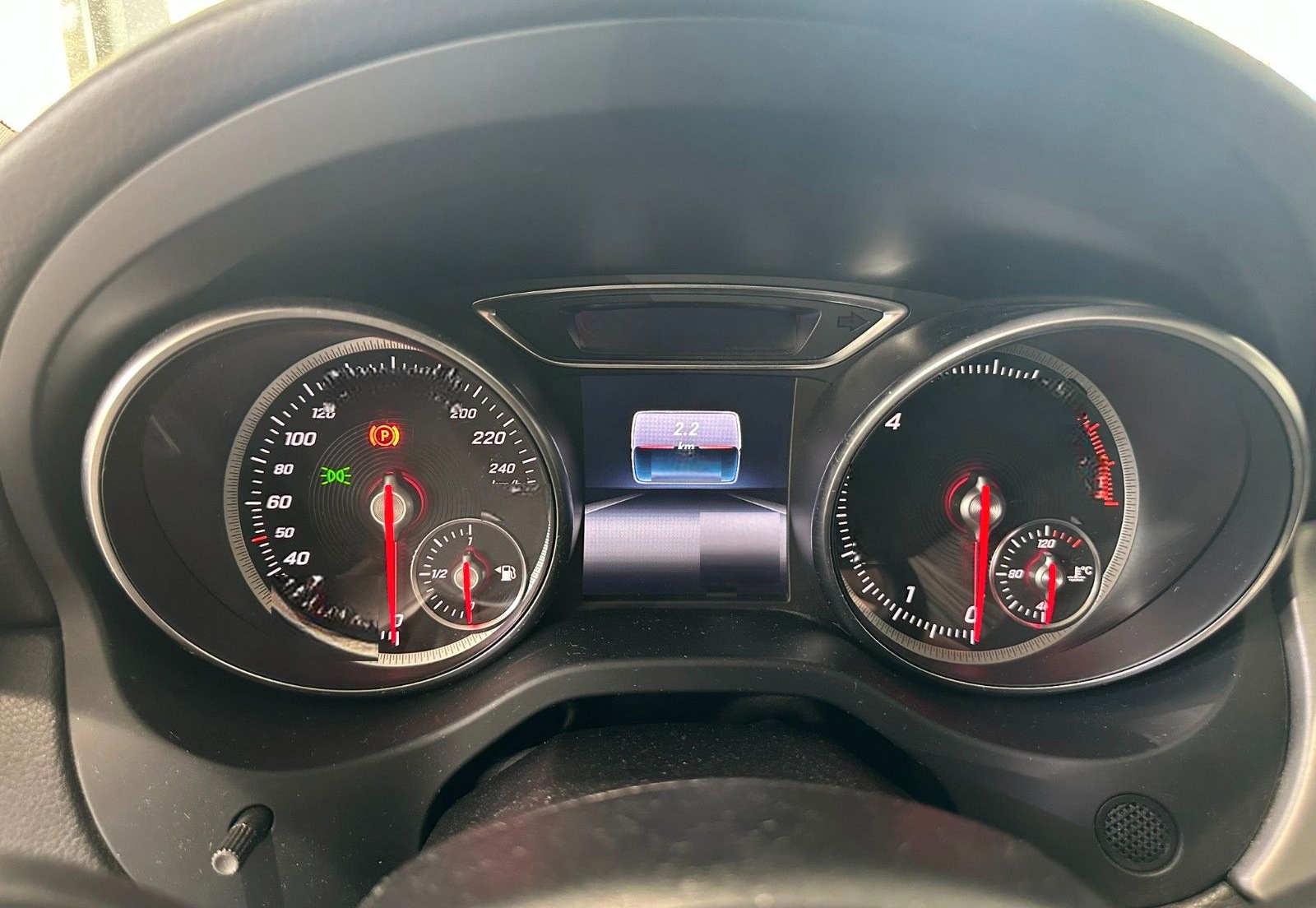 Mercedes-Benz CLA 180 SB AMG-LINE/NAVI/LED/LEDER/PANO/SHZ foto 12