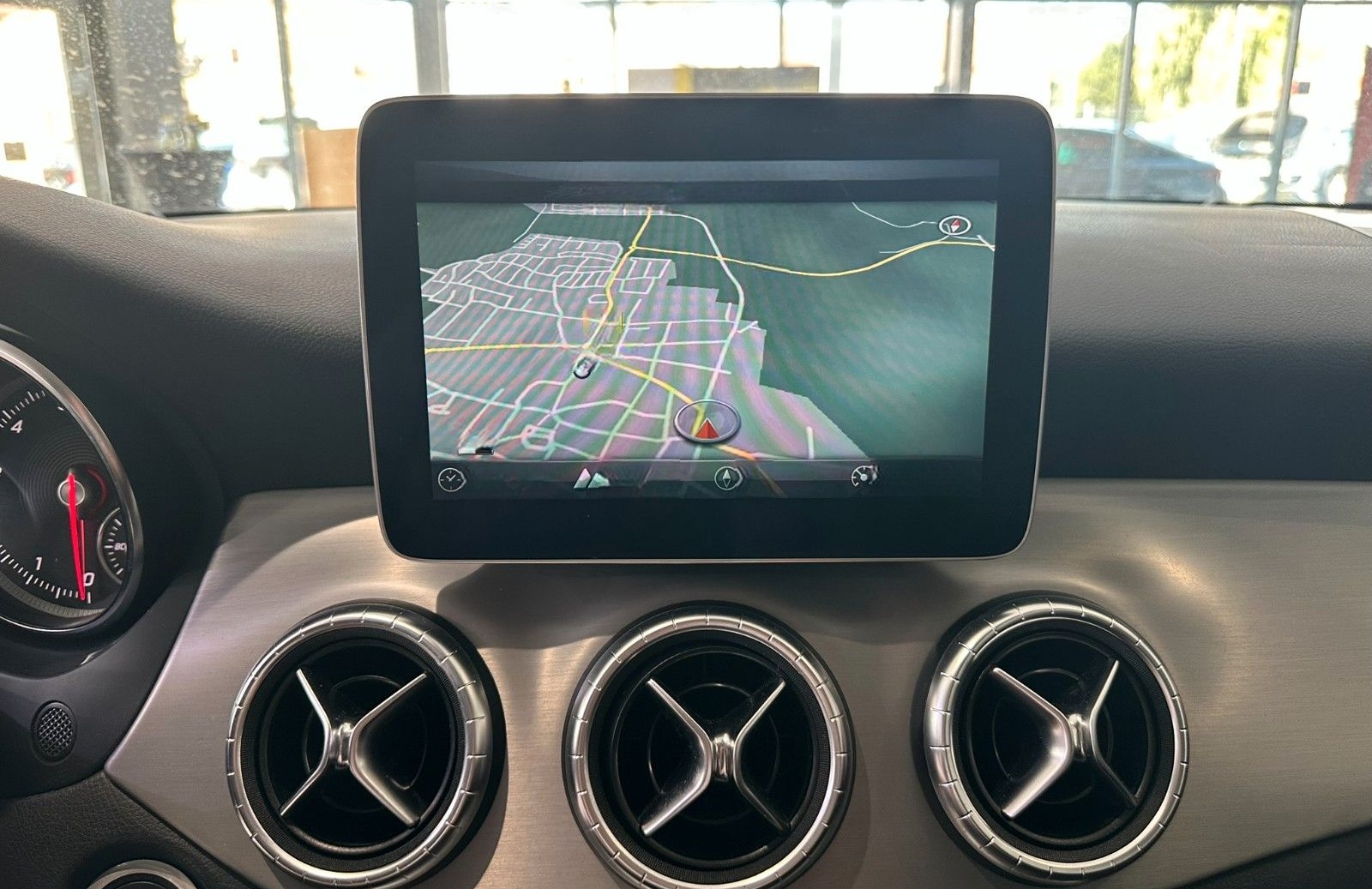 Mercedes-Benz CLA 180 SB AMG-LINE/NAVI/LED/LEDER/PANO/SHZ foto 13