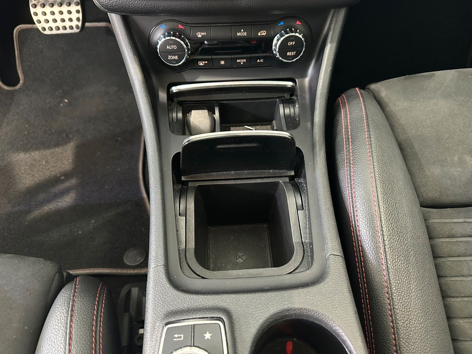 Mercedes-Benz CLA 180 SB AMG-LINE/NAVI/LED/LEDER/PANO/SHZ foto 18