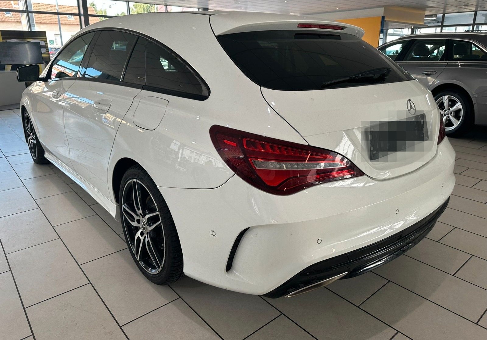 Mercedes-Benz CLA 180 SB AMG-LINE/NAVI/LED/LEDER/PANO/SHZ foto 5