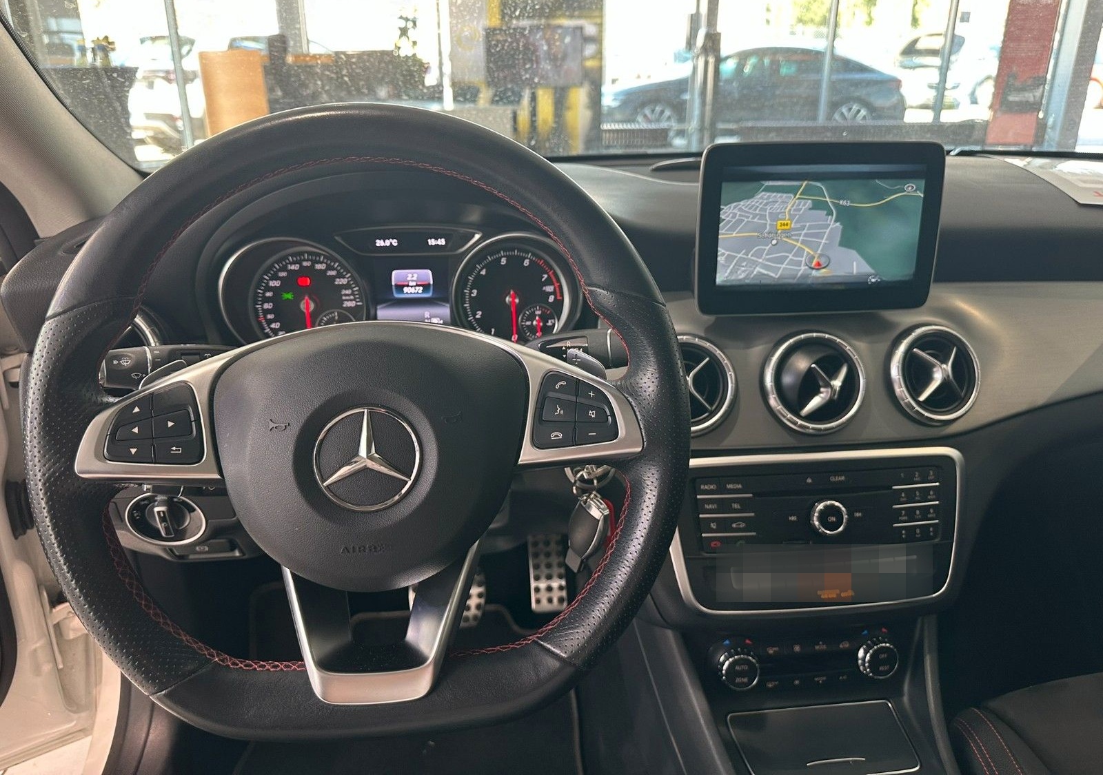 Mercedes-Benz CLA 180 SB AMG-LINE/NAVI/LED/LEDER/PANO/SHZ foto 9