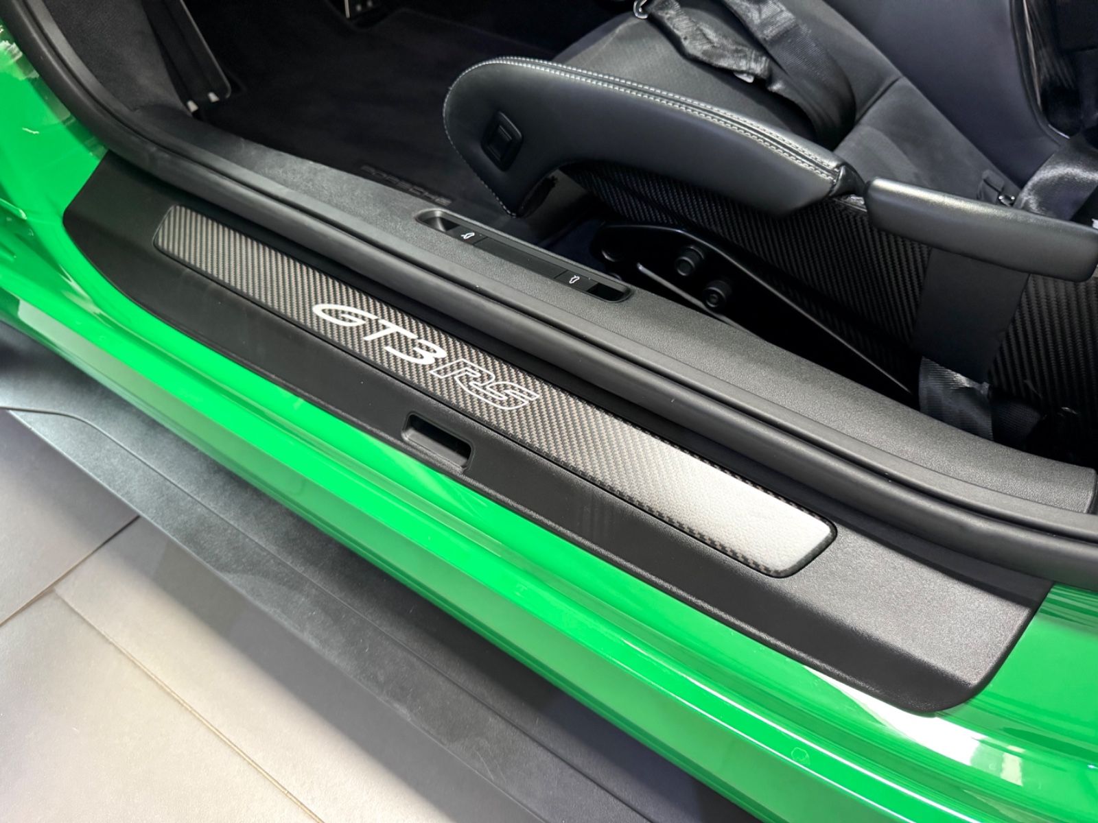 Porsche 911-992 GT3 RS WEISSACH KERAMIK-PCCB LIFT CARBON foto 10