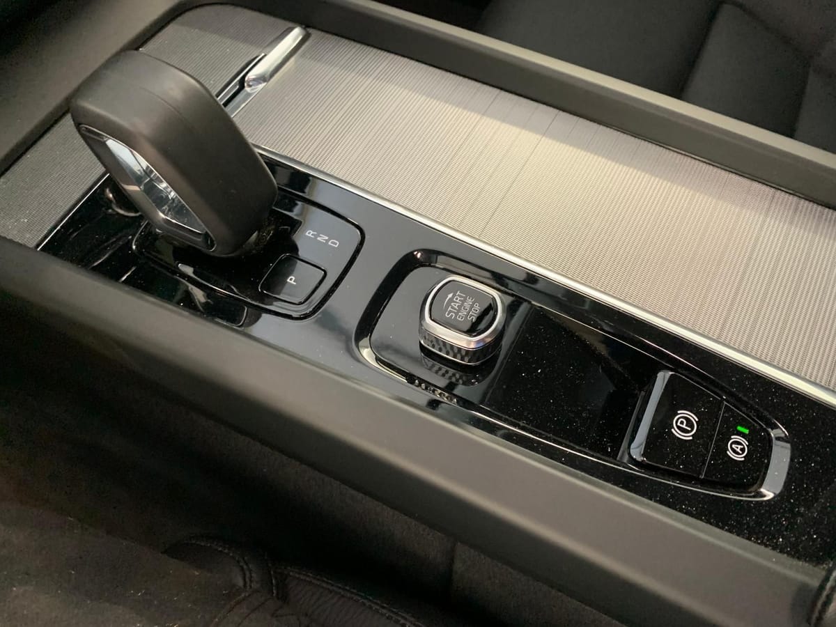 Volvo XC60 Plus Dark AWD ACC Memo Kam CarPl. Leder AHK foto 13