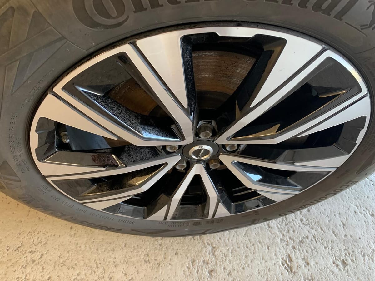 Volvo XC60 Plus Dark AWD ACC Memo Kam CarPl. Leder AHK foto 3