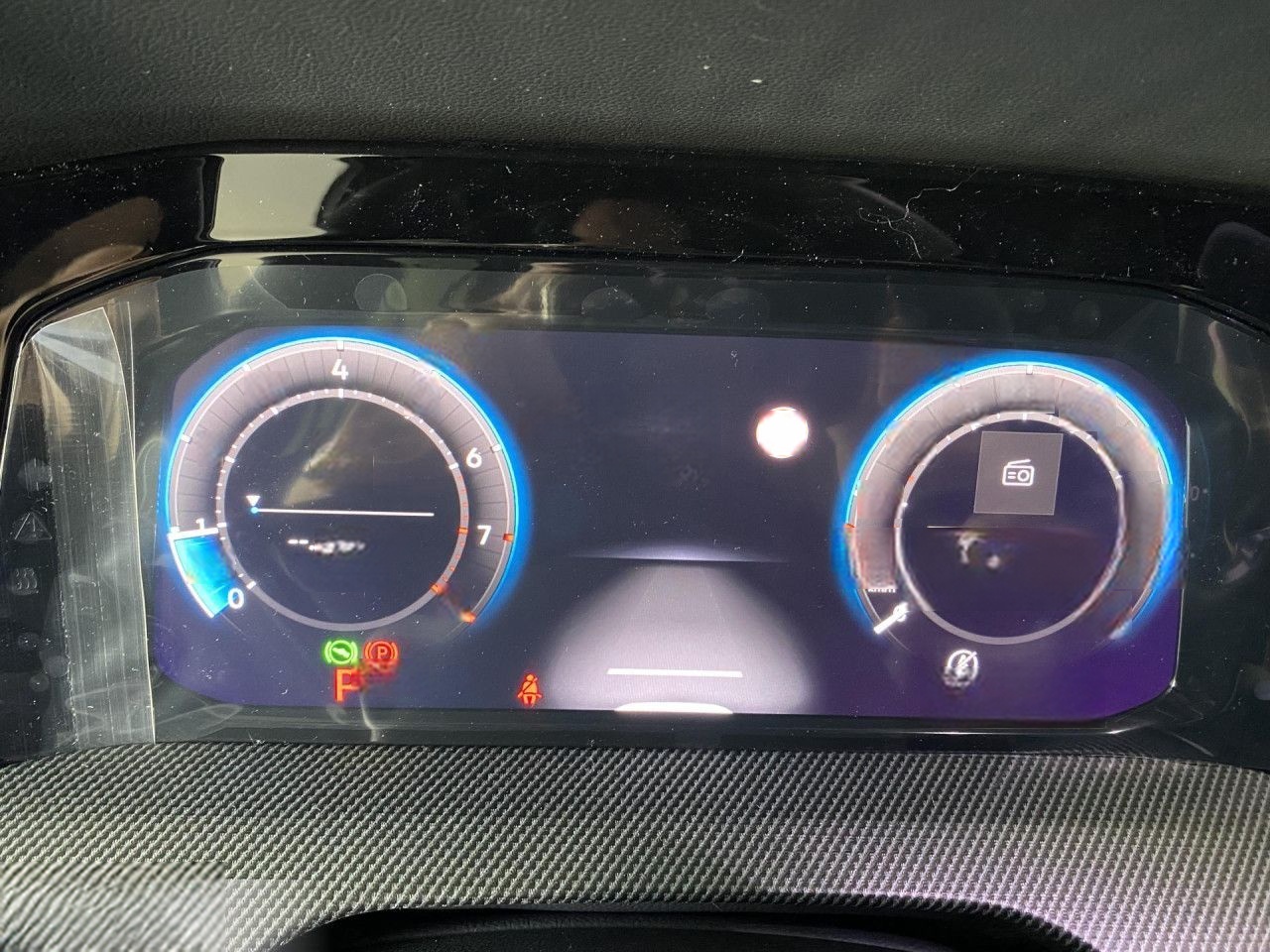 Volkswagen Golf VIII 1.5 eTSI DSG R-Line NAVI KLIMA AHK LED foto 17