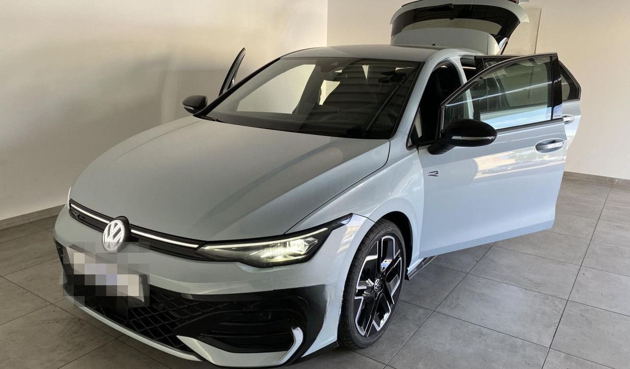 Volkswagen Golf VIII 1.5 eTSI DSG R-Line NAVI KLIMA AHK LED foto 3