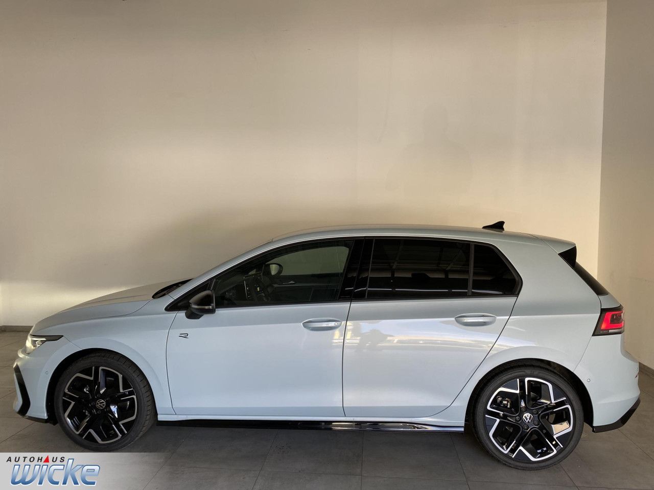 Volkswagen Golf VIII 1.5 eTSI DSG R-Line NAVI KLIMA AHK LED foto 5