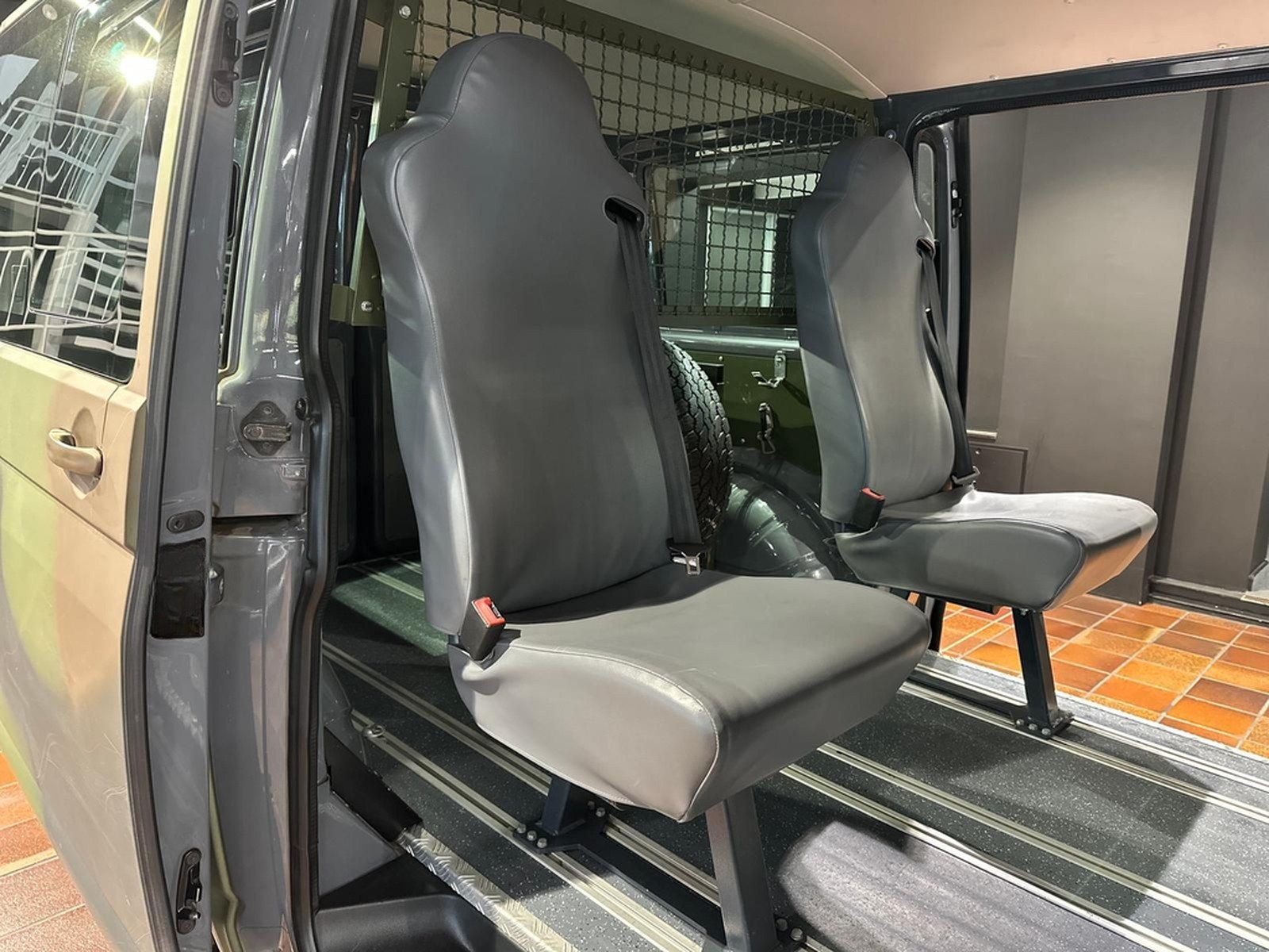 Volkswagen T5 Widder 4Motion kurz Seikel Rockton Bundeswehr foto 12