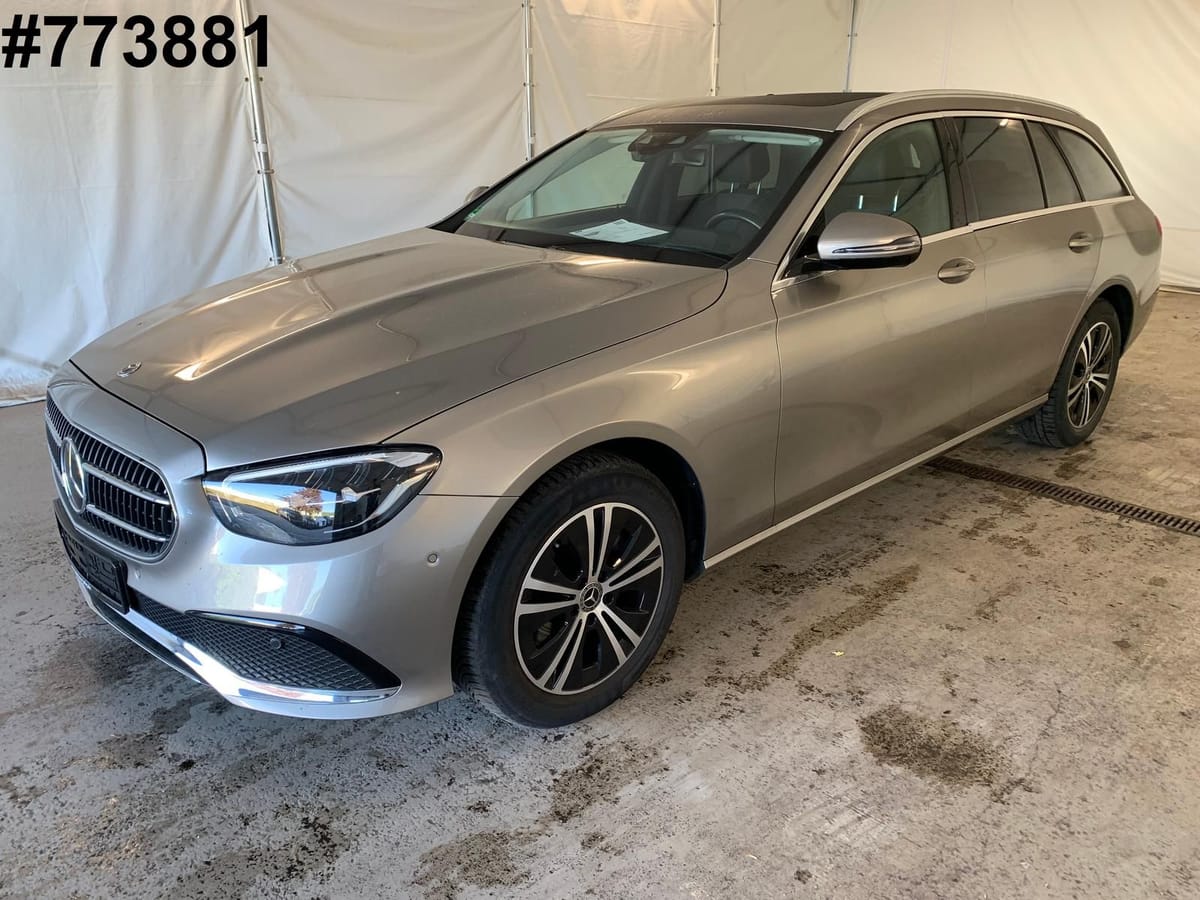 Mercedes-Benz E220 4Matic Avantgarde Distronic Glasdach Leder