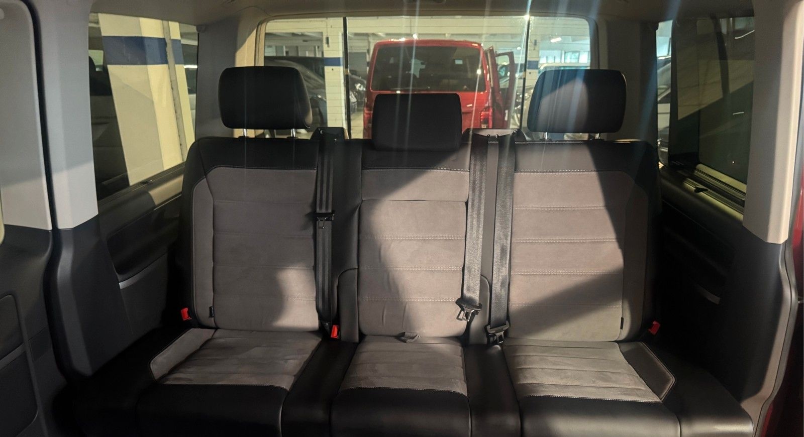 Volkswagen T6 Multivan 2.0 TDI Highline DSG, Leder, Navi foto 17